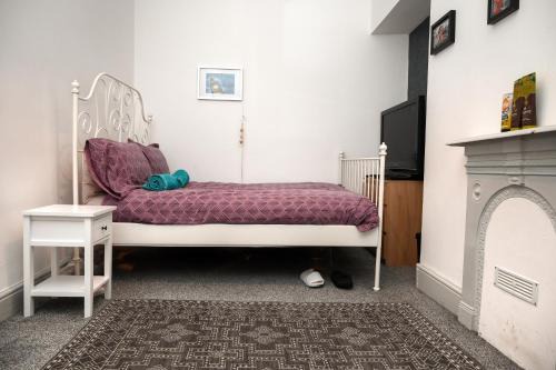 Audenshaw House | Audenshaw Spacious Double Room