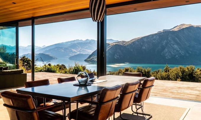 Wanaka House | Aurum | Magnificent views | 3 bedroom luxury villa