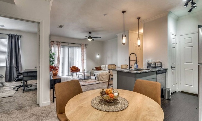 McNeil Apartment | Austin Exquisite 1BR Apt w/pool