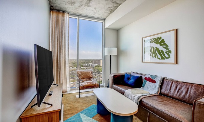 Rainey Street Historic District Condo | Austin hideaway in the heart of the city with rooftop pool, terrace, and gym