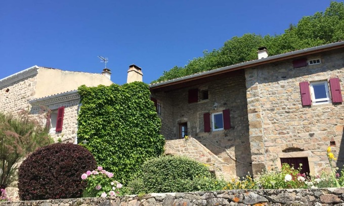 Veranne Cottage | Authentic cottage with wood stove and Wi-Fi near Pilat