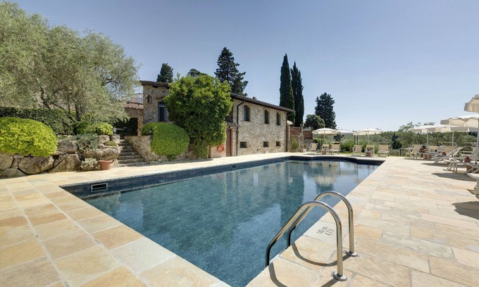 Greve in Chianti Apartment | Authentic Tuscan Countryhouse, only 9 km from Florence, pool, wine tour, parking