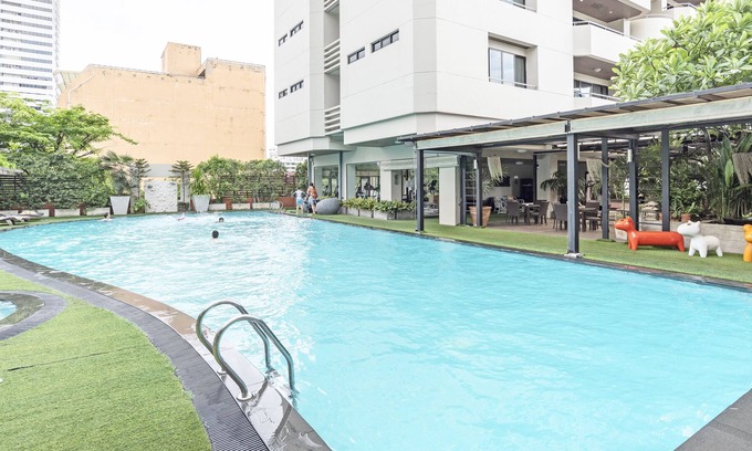 Samsen Nai Condo | Authentic Wooden 3BR near BTS Sanam Pao