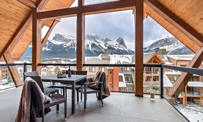 Canmore Apartment | Autumn Colors In The Mountains. Solar A Resort And Spa