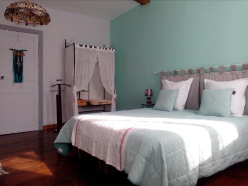 Salies-de-Bearn Bed & Breakfast | AUX ROSIERS