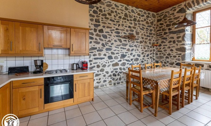 Saint-Alyre-es-Montagne House | Auzolles - Saint-alyre-es-montagne