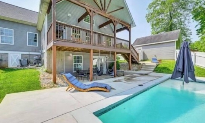 Mount Vernon House | Avail 10-19 thru 10-24+4BR+Lake Access+ Fire Pit+Pet Friendly&Heated Pool w fee