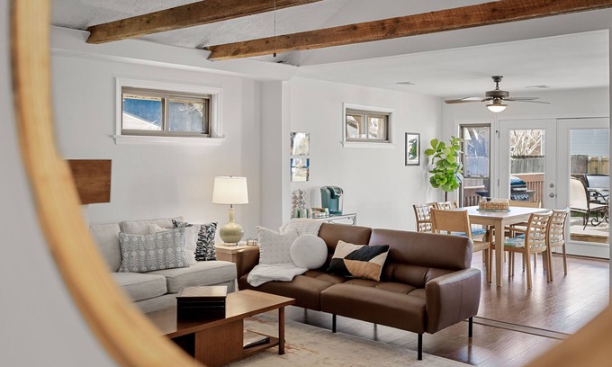Issue House | Available Bike Weekend/1 m. to beach & town/golf cart community