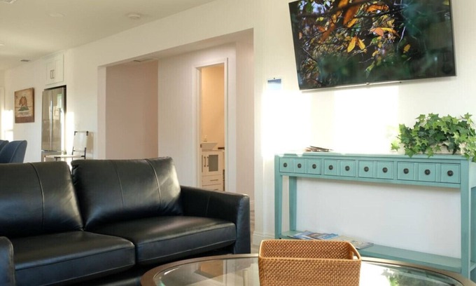 Fallbrook House | Aviation Landing Vacation Homes Fallbrook CA