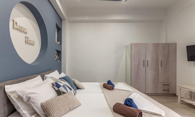 Limenas Chersonisou Apartment | ★ Avra Suite 1BR in city center - 50m to Beach