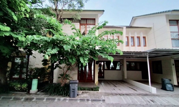 Yogyakarta House | Awana Dream - 5 minutes to Alun Alun Kidul/10 min to Malioboro vrbo