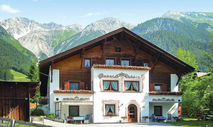 Pettneu am Arlberg Apartment | Awesome apartment in Pettneu am Arlberg