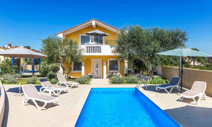 Kastel Apartment | Awesome apartment in Buje with kitchen