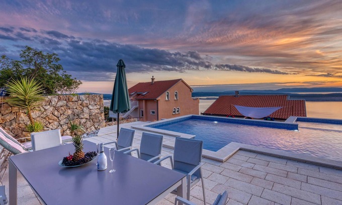 Klanfari Apartment | Awesome apartment in Dramalj with sauna