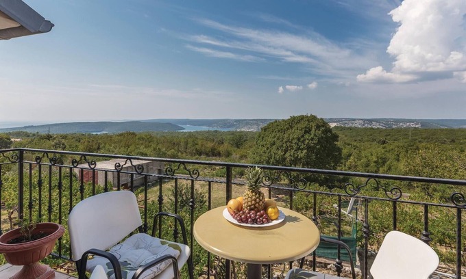 Diminici Apartment | Awesome apartment in Koromacno