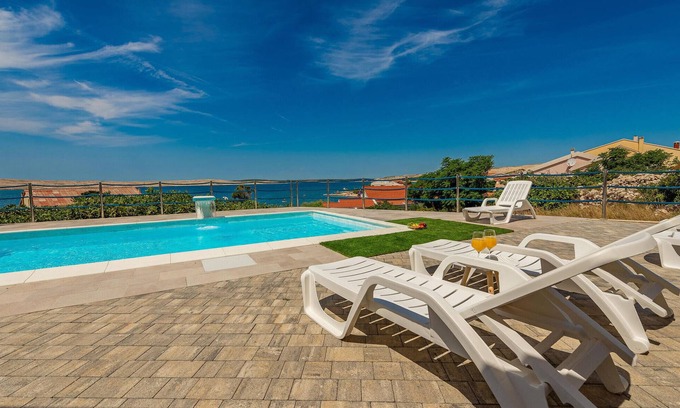 Kustici Apartment | Awesome apartment in Kustici, Novalja