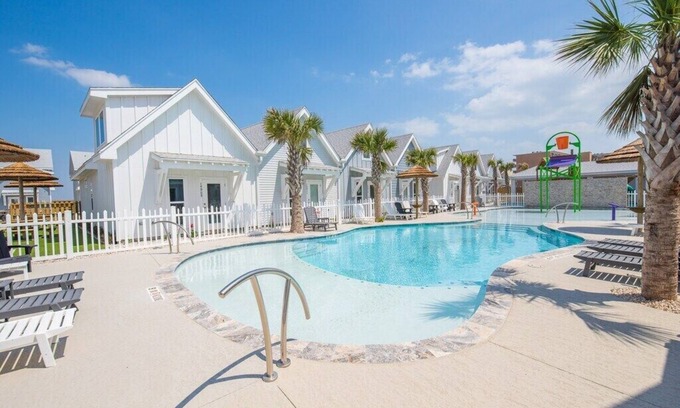 Corpus Christi House | Awesome Family Getaway! READ OUR REVIEWS Beautiful 2/2 bth T/H, 1blk to Beach