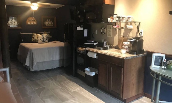 Bacliff Cottage | Awesome getaway on the Bay! 265' pier; pool, spa, tons of amenities, great views