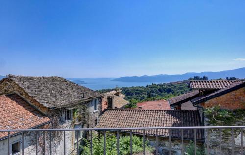 Bee Apartment | Awesome Home In Albagnano Di Bee