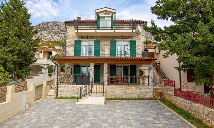 Ribarica House | Awesome home in Cesarica with sauna