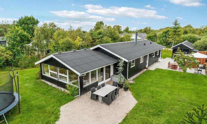 Øer Strand House | Awesome home in Ebeltoft with sauna