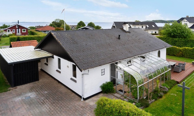 Hejlsminde Strand House | Awesome home in Hejls with WiFi