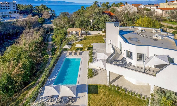 Milcetici House | Awesome home in Malinska with kitchen