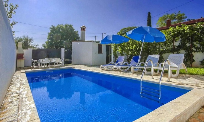 Zbandaj House | Awesome home in Porec