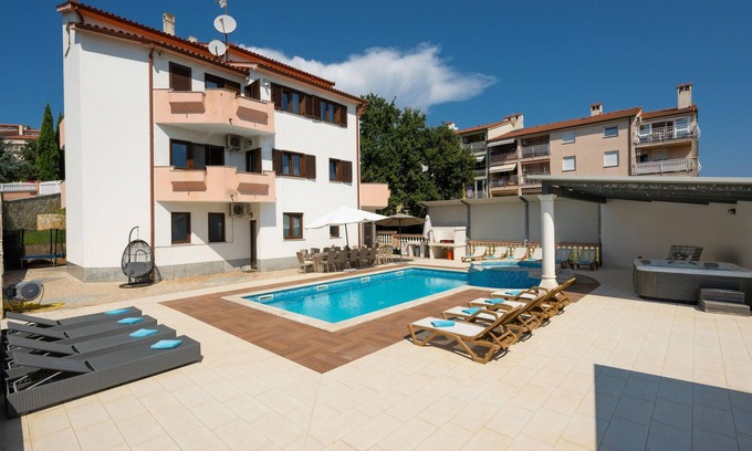 Vintijan House | Awesome home in Pula with sauna