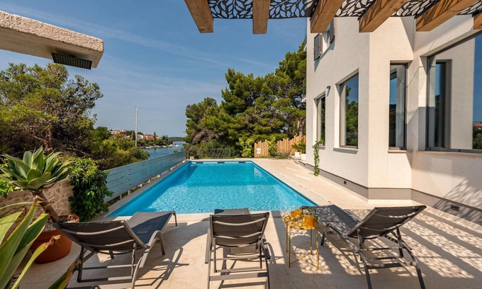 Zaboric House | Awesome home in Zaboric with WiFi