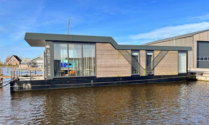 Heeg Boat Rental | Awesome ship in Heeg with harbor view