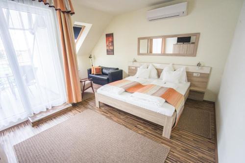 Sarvar Apartment | Azúr Ház Gyöngyvirág Apartman