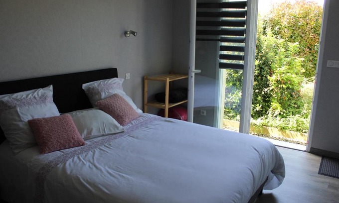 Saint-Georges-du-Bois Bed & Breakfast | B&B La Lyre