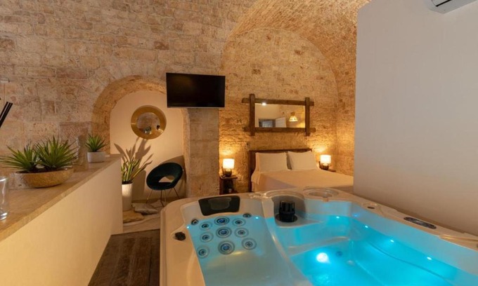 Turi Apartment | B&B Puglia - Mi Casa Luxury Suite - Room with Hydromassage Pool