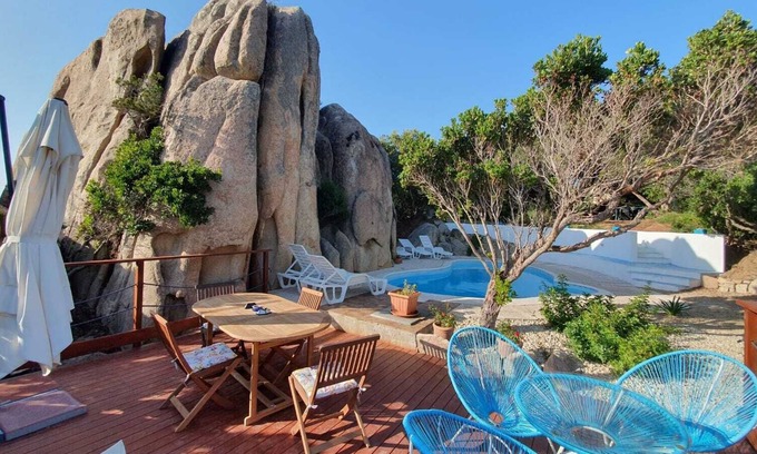 Rena Majore Bed & Breakfast | B&B RENA MAJORE - CALA SAMBUCO room - swimming pool, air conditioning, WIFI, TV