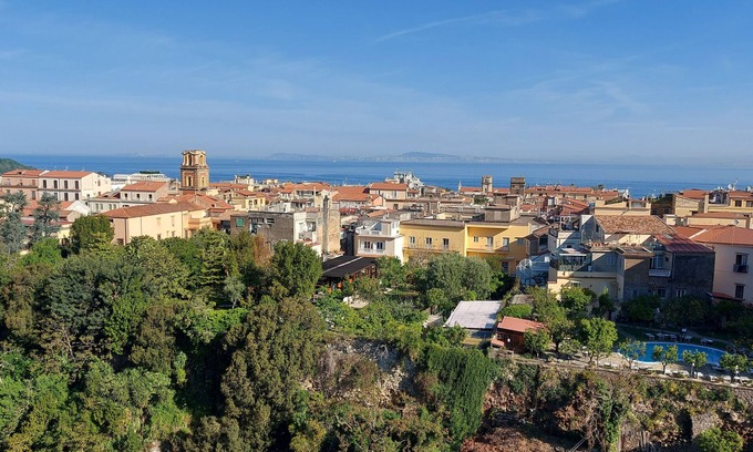 Sorrento Historic Centre Bed & Breakfast | B&b "Sorrento Made in Italy" in the center but far from the city coas.
