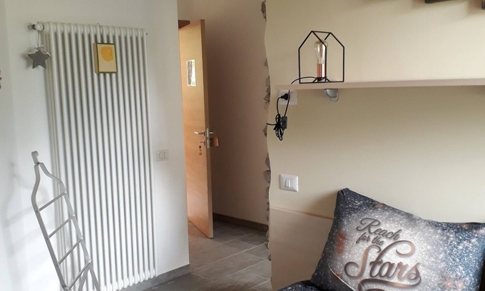 Chiavenna Bed & Breakfast | B&B Vecchiascuola di Pianazzola, apartments and rooms for rent in a school