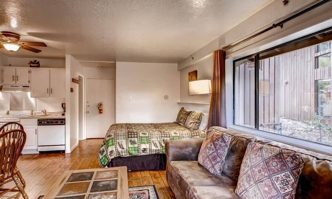 Yosemite West Condo | (B112) Studio Condominiums