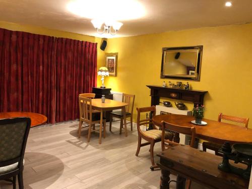 Ashton-under-Lyne Bed & Breakfast | B5-Jacks Court