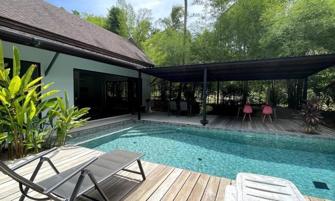 Hin Hong Villa | Baan Thanot, a private villa with swimming pool.