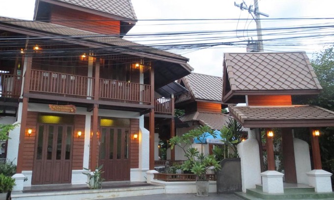Wua Lai House | Baanlek Home Stay