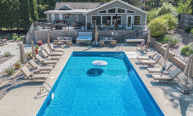 Union Pier House | Babe's Pond | Pool | Hot Tub | Pickleball | Fishing