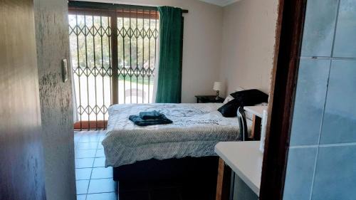 Greater Johannesburg Metropolitan Area Apartment | Bachelor Apartment 2