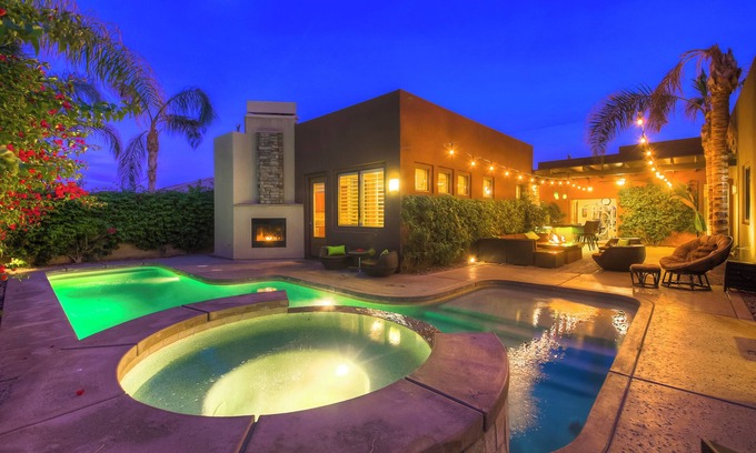 Rancho Santana Villa | Back Stage Villa, A Tribute 2 Rock Icons & Their Timeless Souls 7Brm 6 Btrm