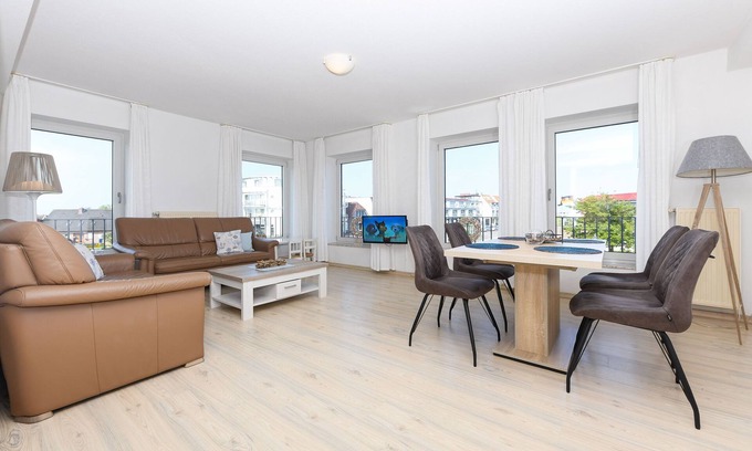 Bensersiel Apartment | Backboard - House Harbor View