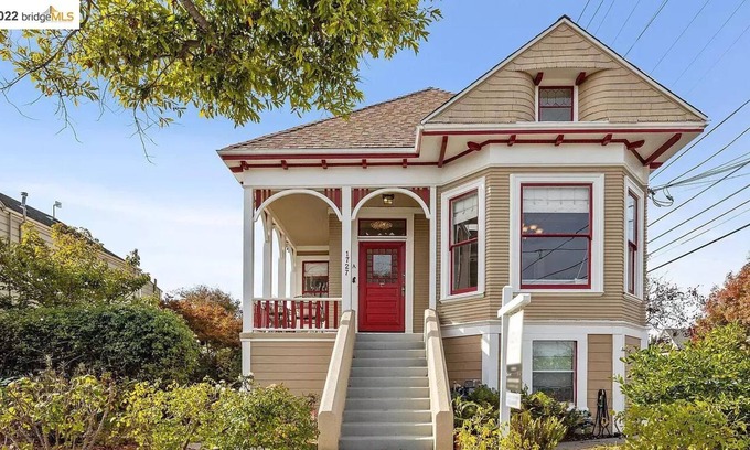 West Alameda Apartment | Backyard oasis with patio
