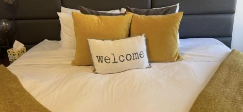 Coal Harbour Apartment | Bad Melville