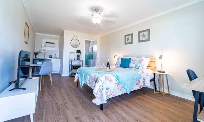 Panama City Beach Apartment | Bahama Breeze | Play in the Sand, not snow!