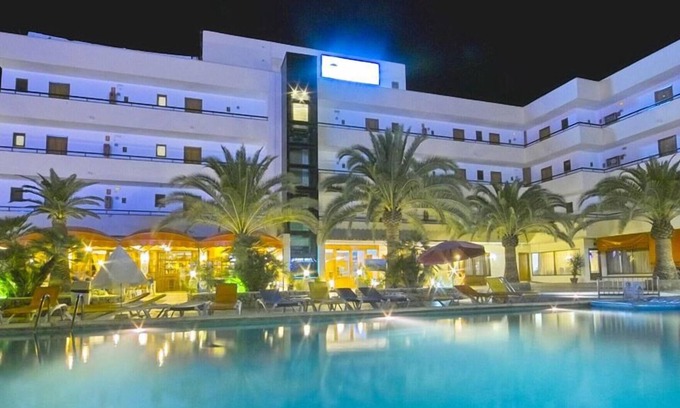 San Antonio Bay Apartment | Bahia de San Antonio