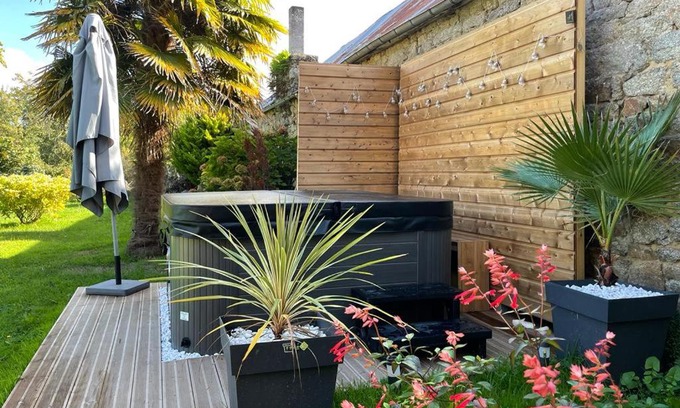 Roz-sur-Couesnon House | Baie du mont saint michel - 6 personnes - Spa privatif